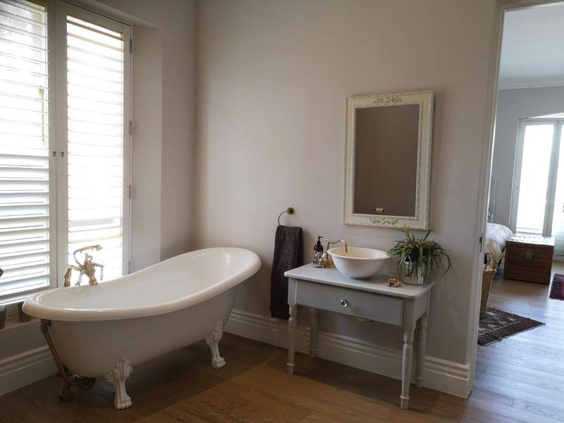 5 Bedroom Property for Sale in Sir Lowrys Pass Village Western Cape